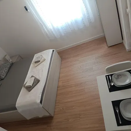 3e Apartment *